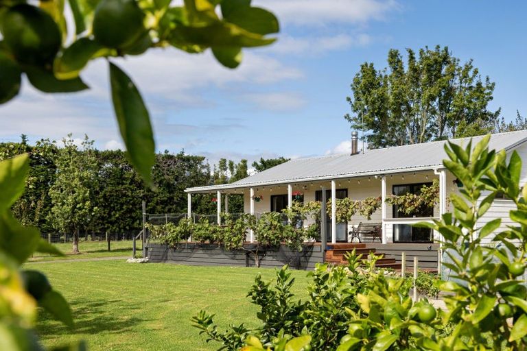 Photo of property in 28 Arcus Road, Te Horo, Otaki, 5582