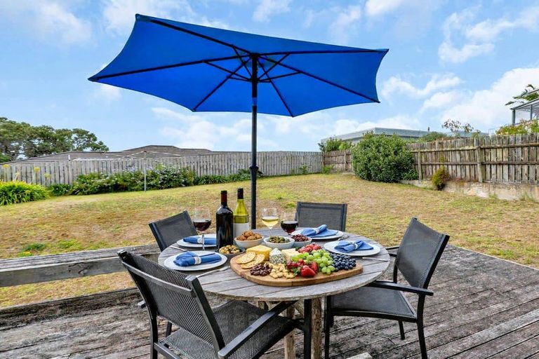 Photo of property in 57 Ruakaka Beach Road, Ruakaka, 0116