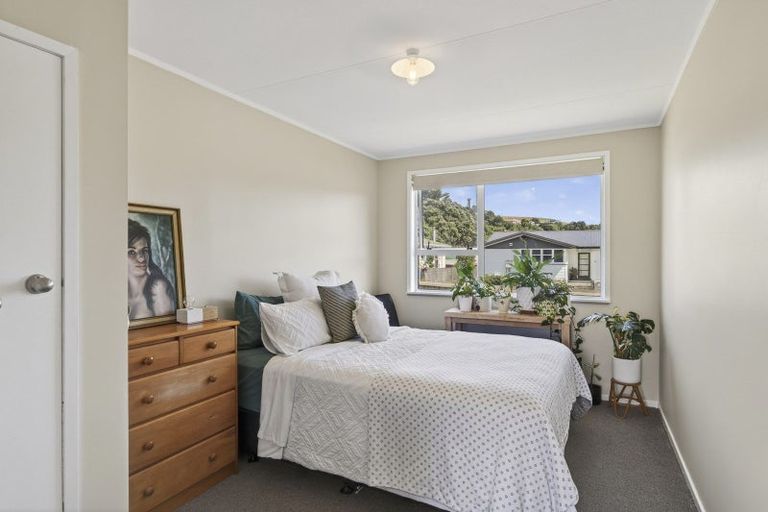Photo of property in 19 Grenville Street, Marfell, New Plymouth, 4310