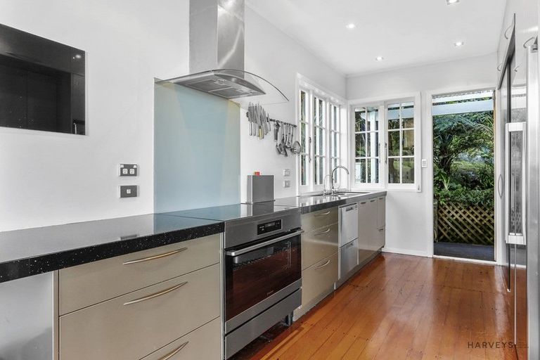 Photo of property in 1 Bush Road, Waiatarua, Auckland, 0604