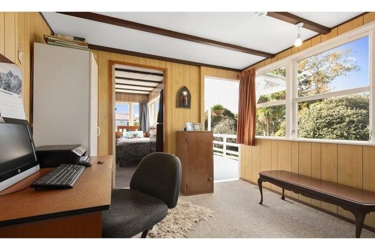 Photo of property in 27 Wattle Street, New Lynn, Auckland, 0600