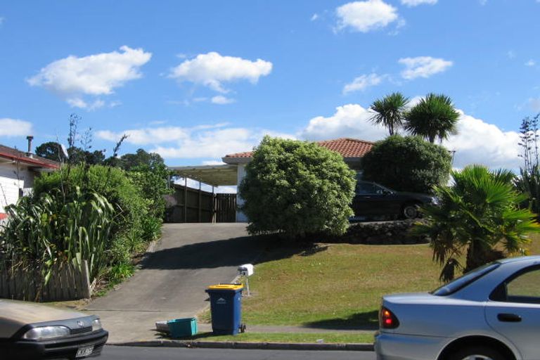 Photo of property in 1/1 Caribbean Drive, Unsworth Heights, Auckland, 0632