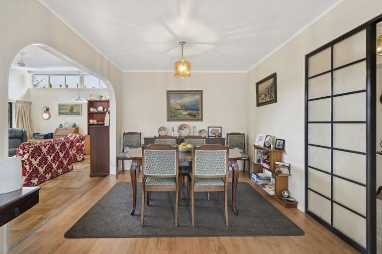 Photo of property in 8a Gemini Place, Kawaha Point, Rotorua, 3010