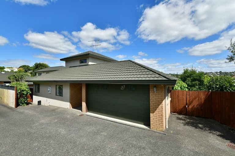 Photo of property in 1/12 Sundown Avenue, Manly, Whangaparaoa, 0930