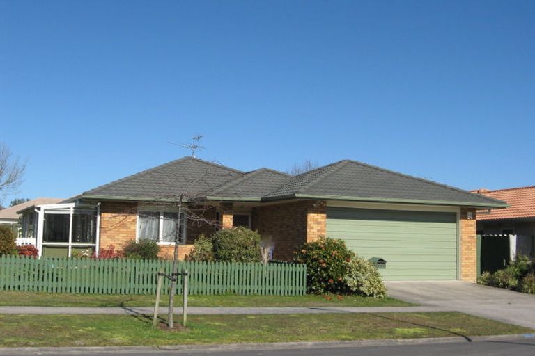 Photo of property in 45 Carisbrook Crescent, Papakura, 2110
