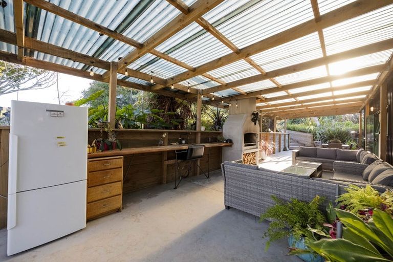 Photo of property in 979 Kaipara Flats Road, Kaipara Flats, Warkworth, 0984
