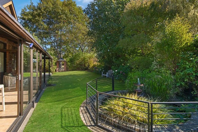 Photo of property in 17b Crosdale Place, Burnside, Christchurch, 8042