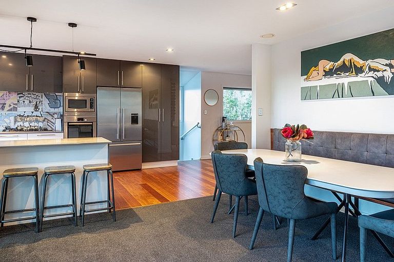 Photo of property in 19a Hyde Road, Rothesay Bay, Auckland, 0630