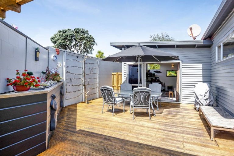 Photo of property in 203b South Road, Spotswood, New Plymouth, 4310