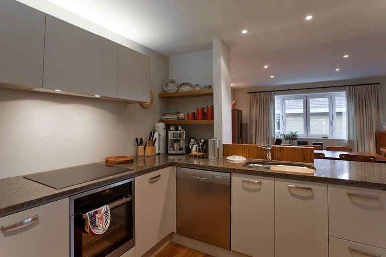 Photo of property in 24 Augusta Street, Redcliffs, Christchurch, 8081