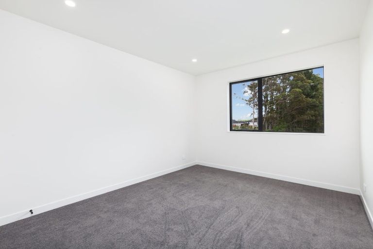 Photo of property in 5 Endurance Rise, Orewa, 0931