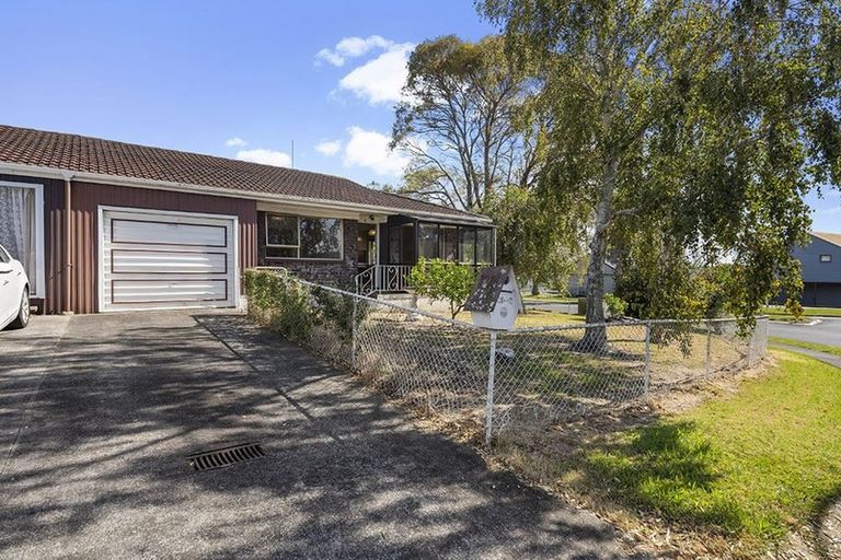 Photo of property in 2/21 Highland Park Drive, Highland Park, Auckland, 2010