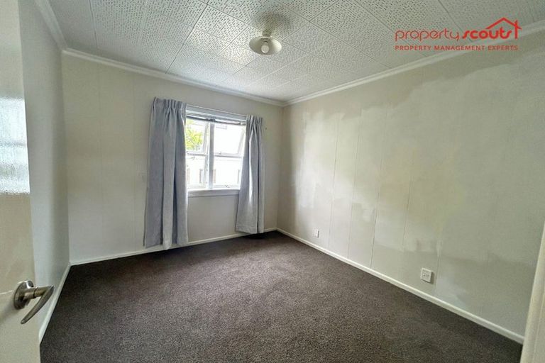 Photo of property in 1/12 Holiday Road, Stanmore Bay, Whangaparaoa, 0932