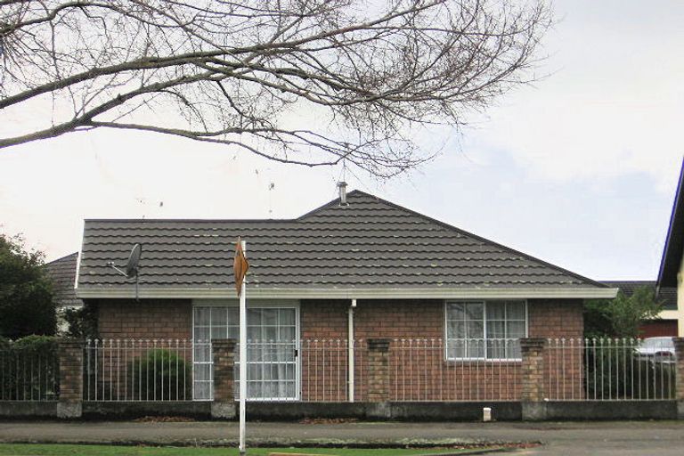 Photo of property in 61 Victoria Avenue, Palmerston North, 4410