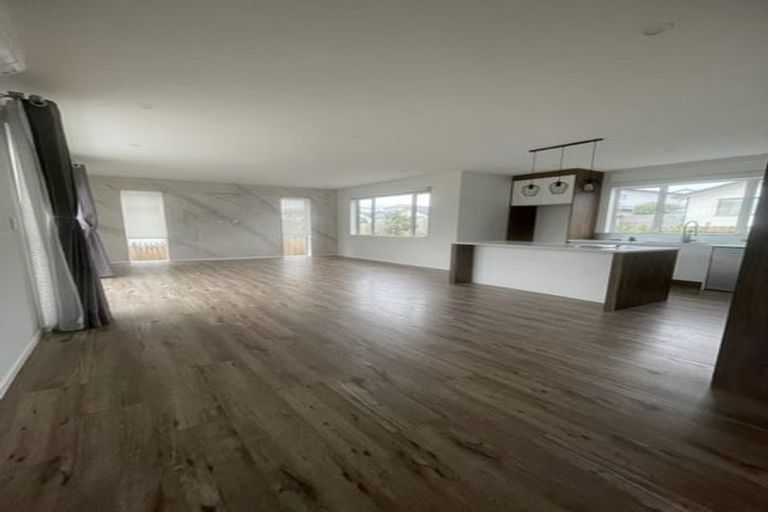 Photo of property in 3 Franheim Crescent, Orewa, 0931