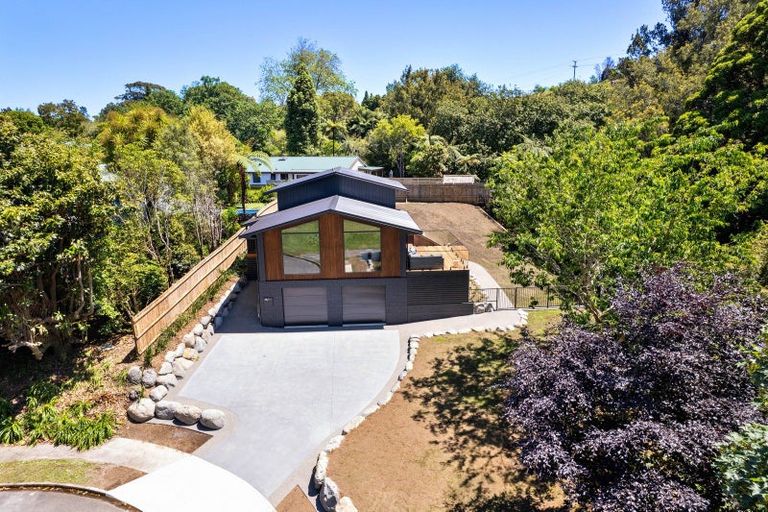 Photo of property in 11 Marina Grove, Frankleigh Park, New Plymouth, 4310