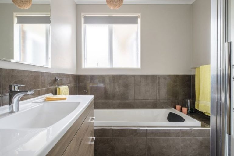 Photo of property in 13 Ruth Street, Riverdale, Gisborne, 4010