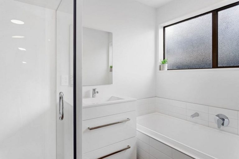 Photo of property in 1/91 Beachville Road, Redcliffs, Christchurch, 8081