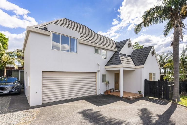Photo of property in 2/13 Eversleigh Road, Belmont, Auckland, 0622