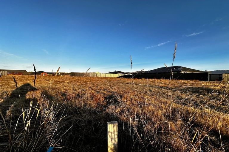 Photo of property in 14 Canal Place, Twizel, 7901