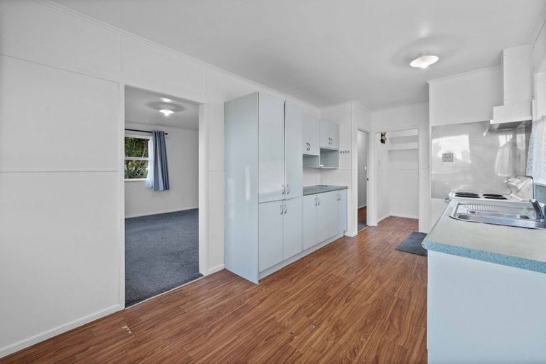 Photo of property in 6 Kirby Street, Glendene, Auckland, 0602