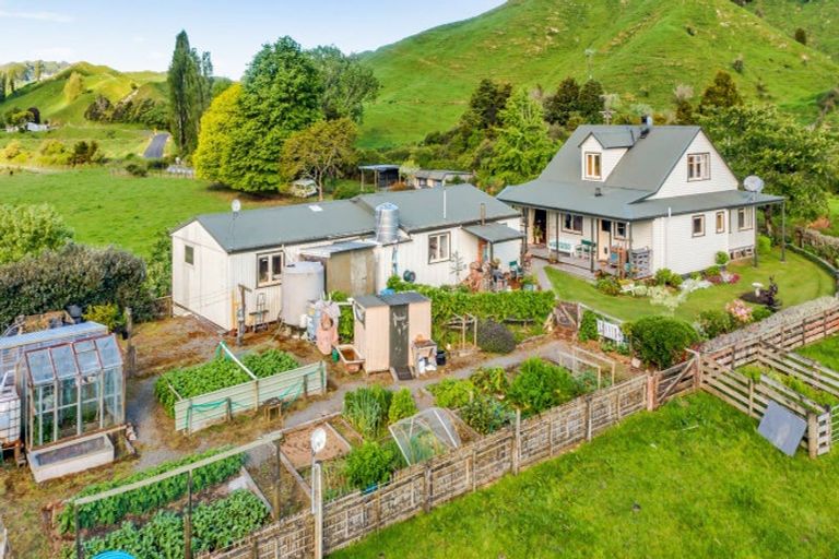 Photo of property in 6707 Ohura Road, Kohuratahi, Stratford, 4396