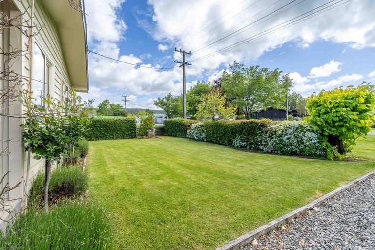 Photo of property in 42 Newburn Street, Waikaia, 9778