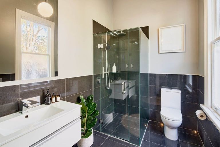 Photo of property in 5a Heretaunga Street, Petone, Lower Hutt, 5012