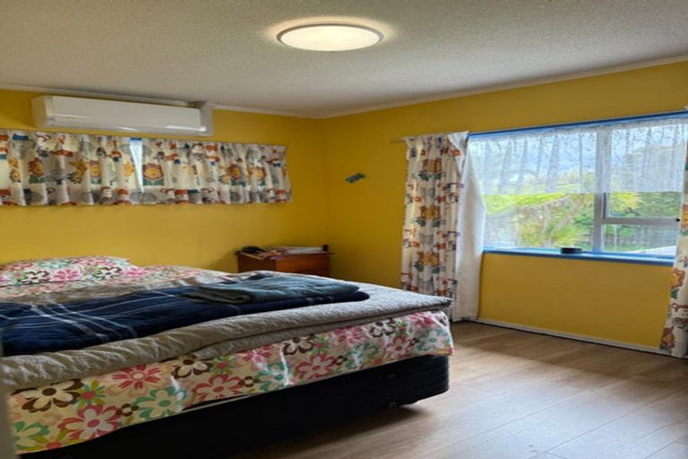 Photo of property in 12 Spence Road, Henderson, Auckland, 0612