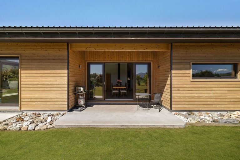 Photo of property in Kane Road, Hawea Flat, Lake Hawea, 9382