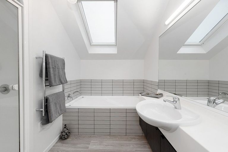 Photo of property in 13 Longwood Place, Harrowfield, Hamilton, 3210