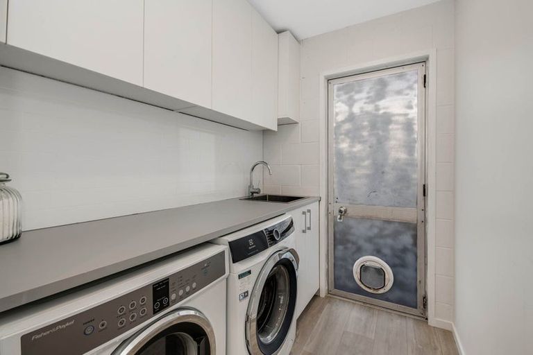 Photo of property in 4 Ngatira Place, Snells Beach, 0920