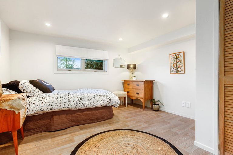 Photo of property in 8 Fairmount Road, Titirangi, Auckland, 0604