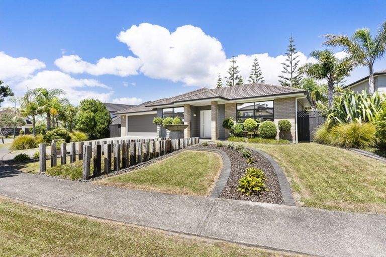 Photo of property in 105 Pine Harbour Parade, Beachlands, Auckland, 2018