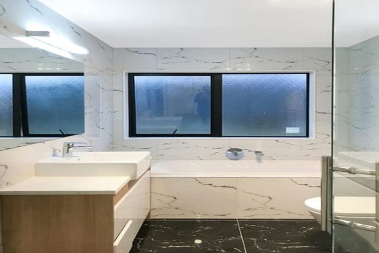 Photo of property in 19 Hakinakina Drive, Flat Bush, Auckland, 2019