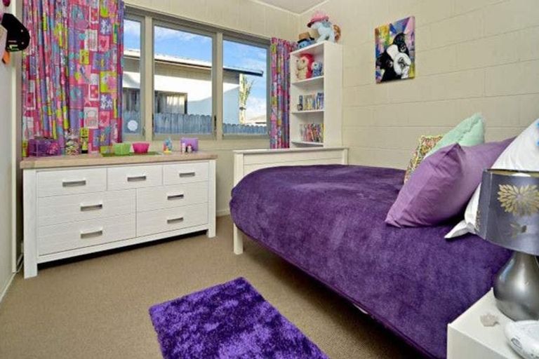 Photo of property in 1/10 Park Estate Road, Rosehill, Papakura, 2113