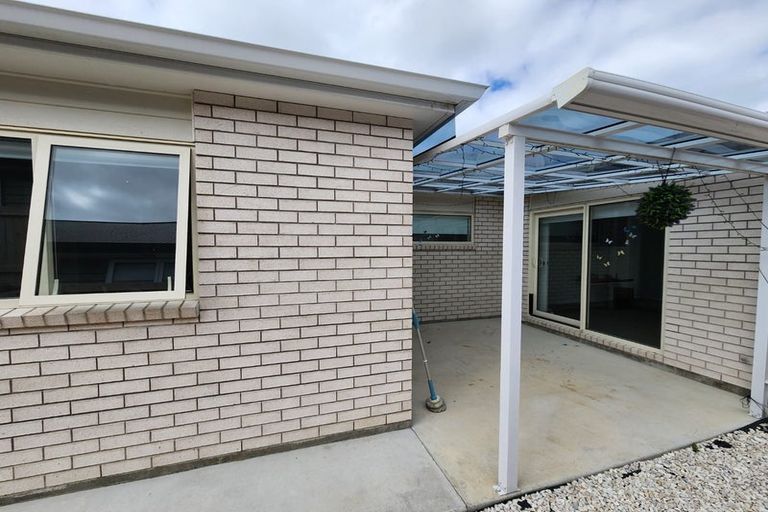 Photo of property in 30 Opouatu Avenue, Glenbrook, 2681