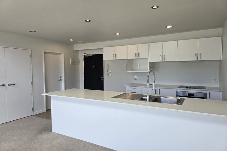 Photo of property in 2d/136 Stancombe Road, Flat Bush, Auckland, 2016