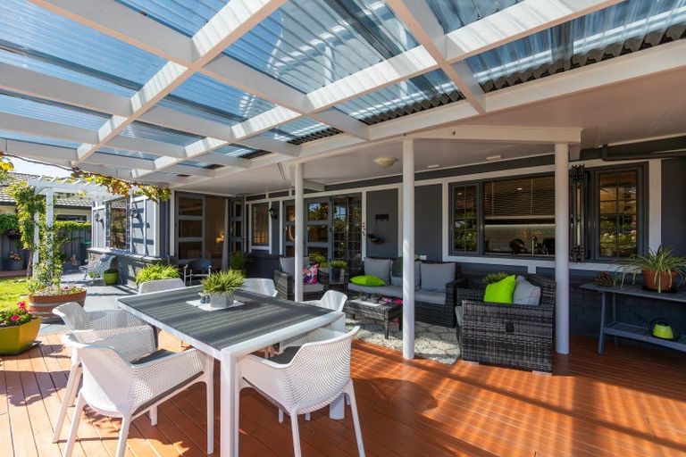 Photo of property in 38 Kensington Drive, Taradale, Napier, 4112