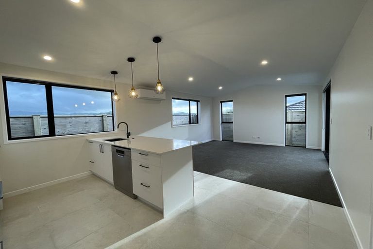 Photo of property in 8 Whau Lane, Papamoa, 3118