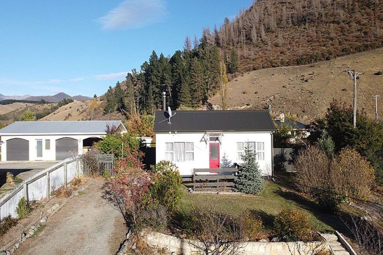 Photo of property in 15 Bowen Street, Kurow, 9435