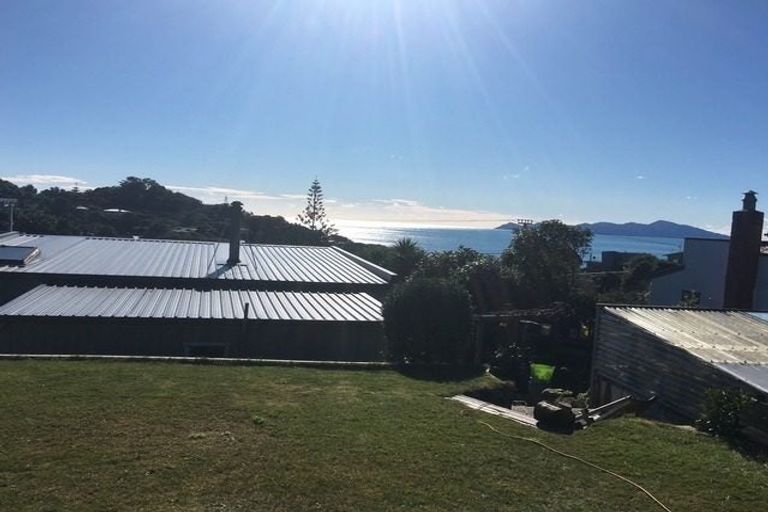 Photo of property in 6 Te Ara Road, Pukerua Bay, 5026