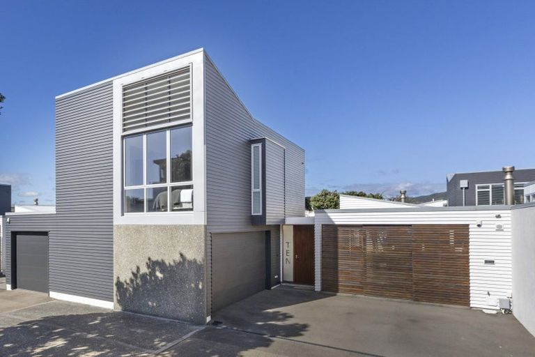 Photo of property in 10 Boardwalk Lane, Seatoun, Wellington, 6022