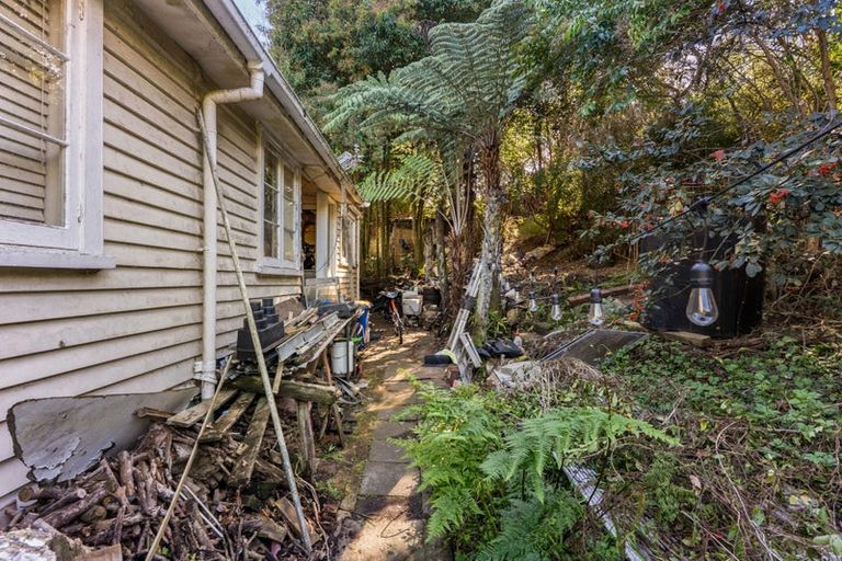 Photo of property in 37 Wairau Road, Forrest Hill, Auckland, 0627