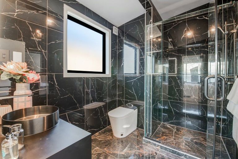 Photo of property in 18b The Esplanade, Eastern Beach, Auckland, 2012