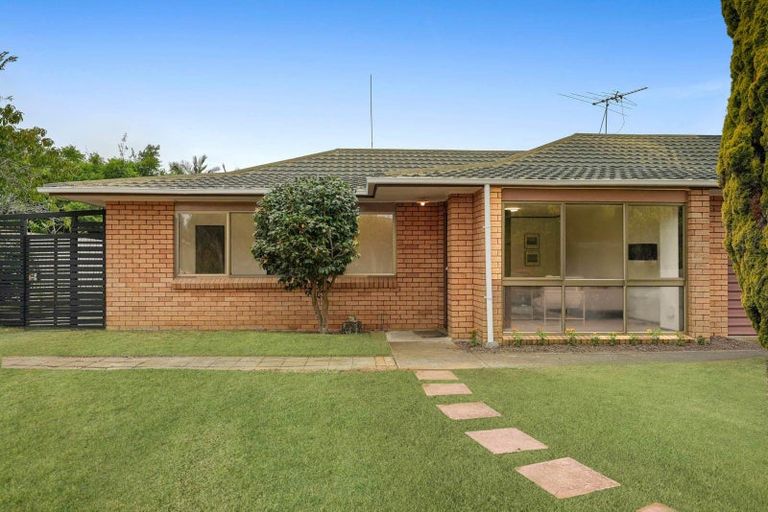 Photo of property in 64b Sunderlands Road, Half Moon Bay, Auckland, 2012