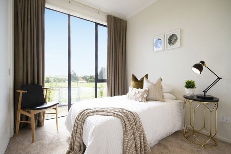 Photo of property in 12 Kerr Crescent, Patumahoe, 2679