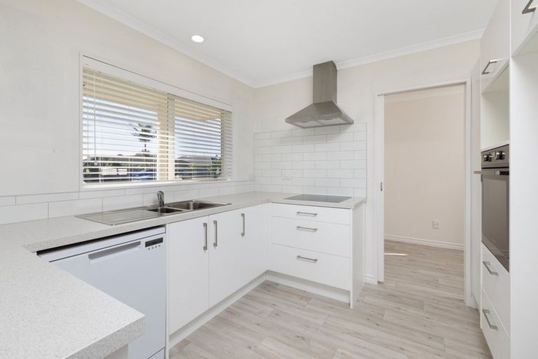 Photo of property in 142 Evans Road, Papamoa Beach, Papamoa, 3118