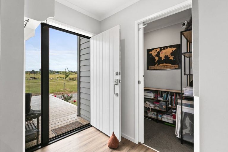 Photo of property in 64 Farm Road, Waipukurau, 4284