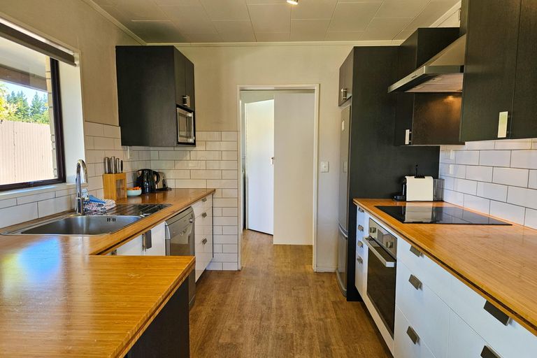 Photo of property in 4 Hamilton Drive, Lake Tekapo, 7999